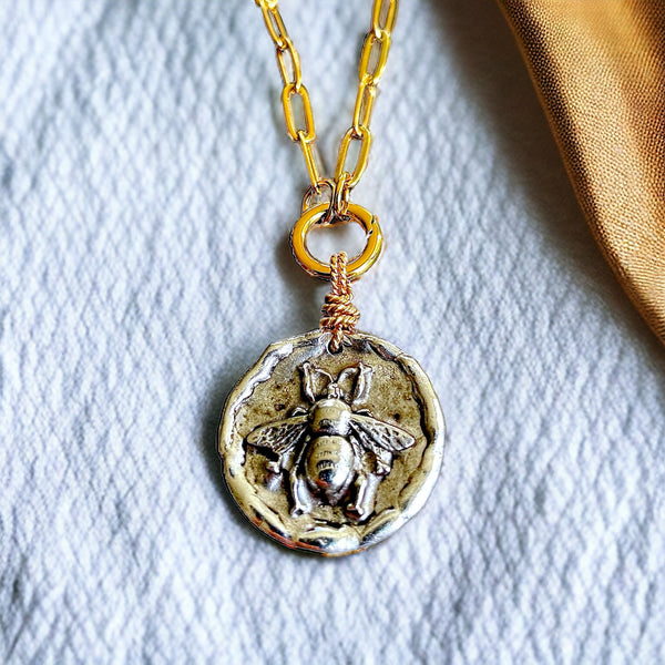 102957 Bee Necklace